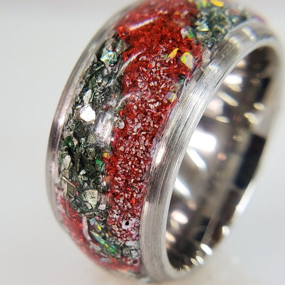 "Green Clover" Ring with Red & Green German Glass - Picture 2 of 6